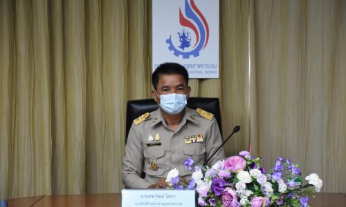 นายสหวัฒน์ โสภา รองอธิบดีกรมโรงงานอุตสาหกรรม แถลงข่าวเรื่อง กรมโรงงานอุตสาหกรรมเร่งวแก้ปมลักลอบทิ้งกากอุตสาหกรรม ในพื้นที่จังหวัดลพบุรี