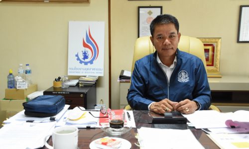 นายสหวัฒน์ โสภา รองอธิบดีกรมโรงงานอุตสาหกรรมเป็นประธานการประชุมคณะกรรมการพิจารณาร่างกฎหมายและคู่มือแนวปฏิบัติที่ดีสำหรับกลุ่มอุตสาหกรรมโรงกลั่นน้ำมัน โรงแยกก๊าซธรรมชาติ และโรงงานปิโตรเคมี ครั้งที่ 2/2564 ผ่านระบบสื่ออิเล็กทรอนิกส์