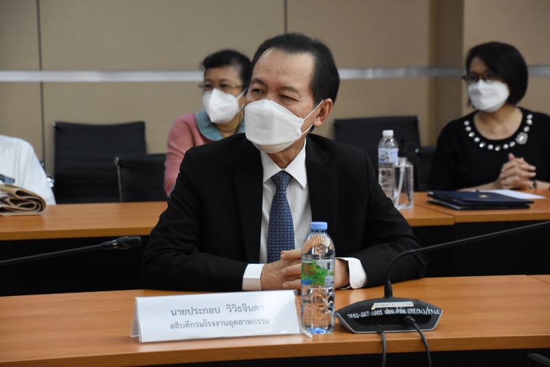 You are currently viewing นายประกอบ วิวิธจินดา อธิบดีกรมโรงงานอุตสาหกรรมเข้าร่วมเป็นเกียรติในงานพิธีลงนามบันทึกความเข้าใจโครงการการใช้ยานยนต์ไฟฟ้า