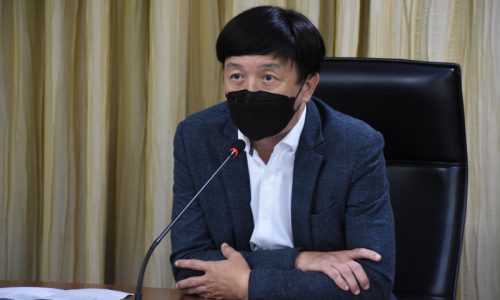 นายวีระกิตติ์ รันทกิจธนวัชร์ รองอธิบดีกรมโรงงานอุตสาหกรรม เป็นประธานการประชุมหารือแนวทางการดำเนินการให้สถานประกอบกิจการโรงงานสามารถรับมูลฝอยติดเชื้อมาเป็นเชื้อเพลิงในเตาเผาเป็นการชั่วคราว