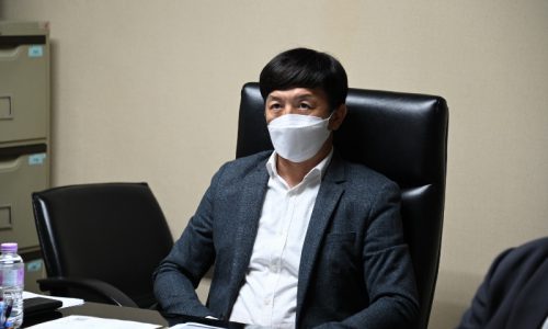 นายวีระกิตติ์ รันทกิจธนวัชร์ รองอธิบดีกรมโรงงานอุตสาหกรรม เข้าร่วมการประชุมหารือเพื่อแก้ไขปัญหาขยะติดเชื้อขององค์กรปกครองส่วนท้องถิ่น ในสถานการณ์การแพร่ระบาดของโรคติดเชื้อไวรัสโคโรนา 2019 (COVID-19)