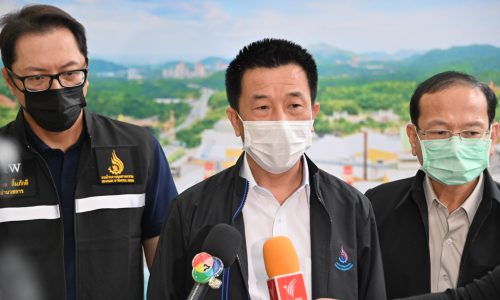 นายวันชัย พนมชัย อธิบดีกรมโรงงานอุตสาหกรรมนำคณะสื่อมวลชนพร้อมด้วยเจ้าหน้าที่ที่เกี่ยวข้อง เข้าเยี่ยมชมโรงงาน ทีพีไอ โพลีน เพาเวอร์