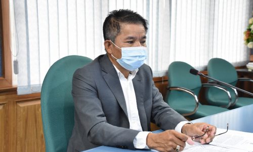 นายสหวัฒน์ โสภา รองอธิบดีกรมโรงงานอุตสาหกรรมเป็นประธานการประชุมหารือแนวทางปฏิบัติ ข้อกฎหมาย และรายการเอกสารที่เกี่ยวข้องกับการขออนุญาตตั้งโรงงานแปรรูปไม้ยางพาราและไม้ที่ปลูกขึ้นโดยเฉพาะ 13 ชนิด ตามมติคณะรัฐมนตรี ครั้งที่ 2/2565