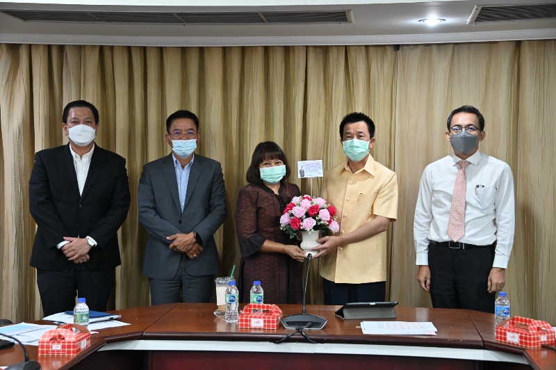 You are currently viewing นายวันชัย พนมชัย อธิบดีกรมโรงงานอุตสาหกรรม แสดงความยินดีข้าราชการพลเรือนดีเด่นกระทรวงอุตสาหกรรม ประจำปี พ.ศ. 2564