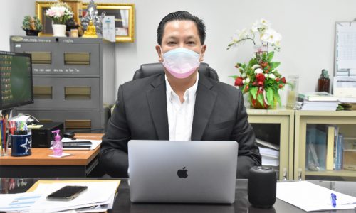 นายพรยศ กลั่นกรอง รองอธิบดีกรมโรงงานอุตสาหกรรม เป็นประธานเปิดโครงการฝึกอบรมปฐมนิเทศผู้รับใบอนุญาตประกอบกิจการโรงงานรายใหม่ ประจำปีงบประมาณ พ.ศ. 2565 ผ่านสื่ออิเล็กทรอนิกส์