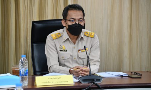 นายศุภกิจ บุญศิริ รองอธิบดีกรมโรงงานอุตสาหกรรม เป็นประธานการประชุมคณะทำรายงานข้อมูล ข้อเสนอแนะในการแก้ไขปัญหาการประกอบการที่มีการใช้แร่ใยหินไครโซไทล์เป็นวัตถุดิบในกระบวนการผลิต ครั้งที่ 2/2565 ผ่านสื่ออิเล็กทรอนิกส์