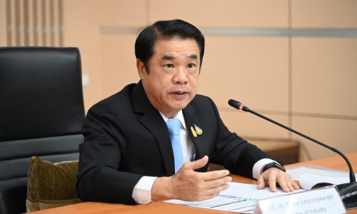 “รัฐมนตรีสุริยะฯ สั่งตรวจสอบ-บังคับใช้กฎหมาย เหตุเพลิงไหม้โรงงานรีไซเคิลกากอุตสาหกรรม และดูแลประชาชนในพื้นที่โดยรอบ พร้อมสั่งย้ายด่วน อุตฯ จังหวัดราชบุรี”