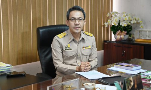 นายศุภกิจ บุญศิริ รองอธิบดีกรมโรงงานอุตสาหกรรม ให้สัมภาษณ์เกี่ยวกับการดำเนินงานด้านการตรวจวัด รายงาน และทวนสอบ (Measurement, Reporting and Verification: MRV)