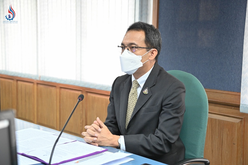 You are currently viewing นายศุภกิจ บุญศิริ รองอธิบดีกรมโรงงานอุตสาหกรรมเป็นประธานเปิดการประชุมถ่ายทอดและเผยแพร่ผลการดำเนินงานการจัดทำระบบการรายงานสารอินทรีย์ระเหยในกิจกรรมหอเผาทิ้ง ถังกักเก็บ และการซ่อมบำรุง แขวงทุ่งพญาไท เขตราชเทวี กรุงเทพมหานคร” ผ่านสื่ออิเล็กทรอนิกส์ (Zoom Meeting)