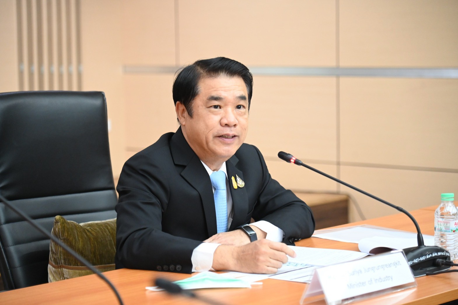 You are currently viewing สุริยะ กำชับ กรมโรงงานฯ เป็นพี่เลี้ยง ดูแลการถ่ายโอนภารกิจกำกับโรงงาน จำพวก 1 และ 2 ให้ อปท.