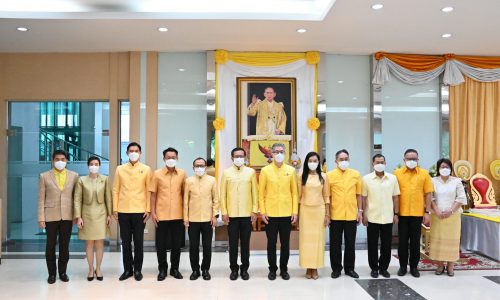 รองปลัดกระทรวงอุตสาหกรรม รักษาราชการแทน อธิบดีกรมโรงงานอุตสาหกรรม เข้าร่วมพิธีทำบุญตักบาตร  เพื่อถวายเป็นพระราชกุศล และน้อมรำลึก เนื่องในวันคล้ายวันสวรรคต ในหลวงรัชกาลที่ 9