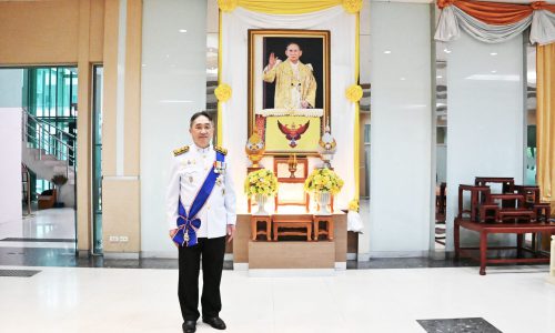 รองปลัดกระทรวงอุตสาหกรรม รักษาราชการแทน อธิบดีกรมโรงงานอุตสาหกรรม เข้าร่วมพิธีเปิดพระบรมราชานุสาวรีย์พระบาทสมเด็จพระบรมชนกาธิเบศร มหาภูมิพลอดุยเดชมหาราช บรมนาถบพิตร