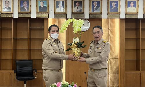 รองปลัดกระทรวงอุตสาหกรรม รักษาราชการแทน อธิบดีกรมโรงงานอุตสาหกรรม ประชุมผู้บริหาร กรอ. ในโอกาสเข้ารับตำแหน่งใหม่