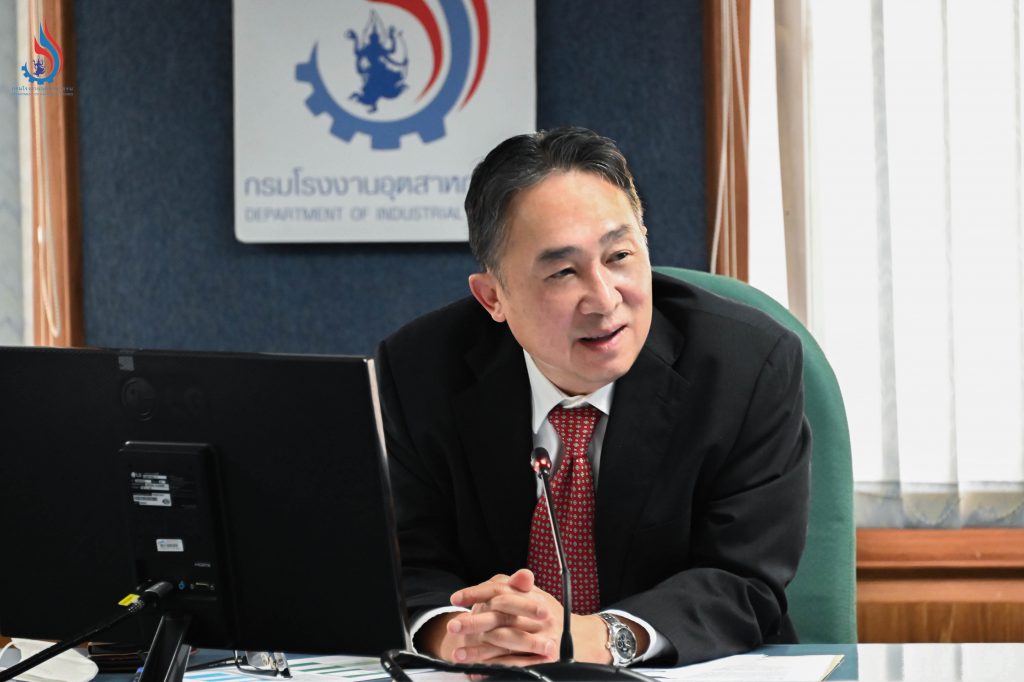 นายจุลพงษ์ ทวีศรี อธิบดีกรมโรงงานอุตสาหกรรม ประธานการประชุม