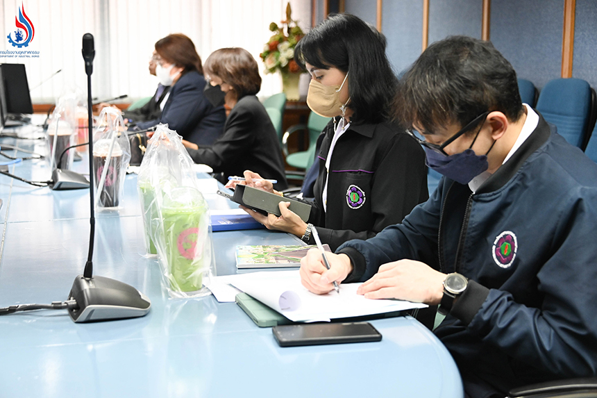 āļāļđāđāđāļāļāļāļēāļāļāļēāļĢāļāļīāļāļĄāļāļļāļāļŠāļēāļŦāļāļĢāļĢāļĄāđāļŦāđāļāļāļĢāļ°āđāļāļĻāđāļāļĒ