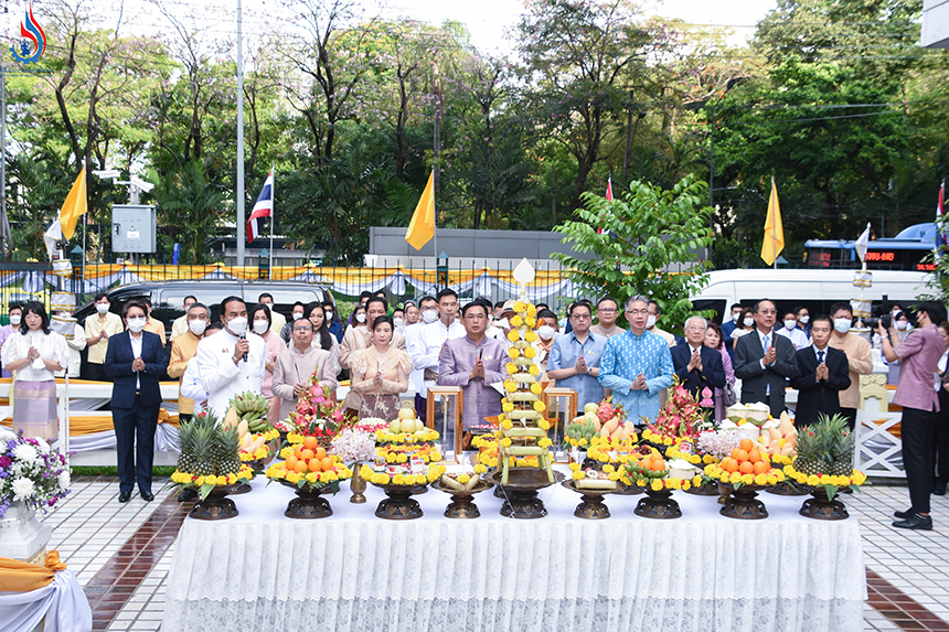 พิธีบวงสรวงองค์พระนารายณ์ ณ บริเวณอาคารสำนักงานปลัดกระทรวงอุตสาหกรรม 