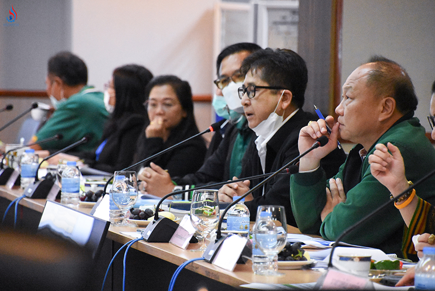 ผู้บริหารและเจ้าหน้าที่กรมทรัพยากรน้ำบาดาล