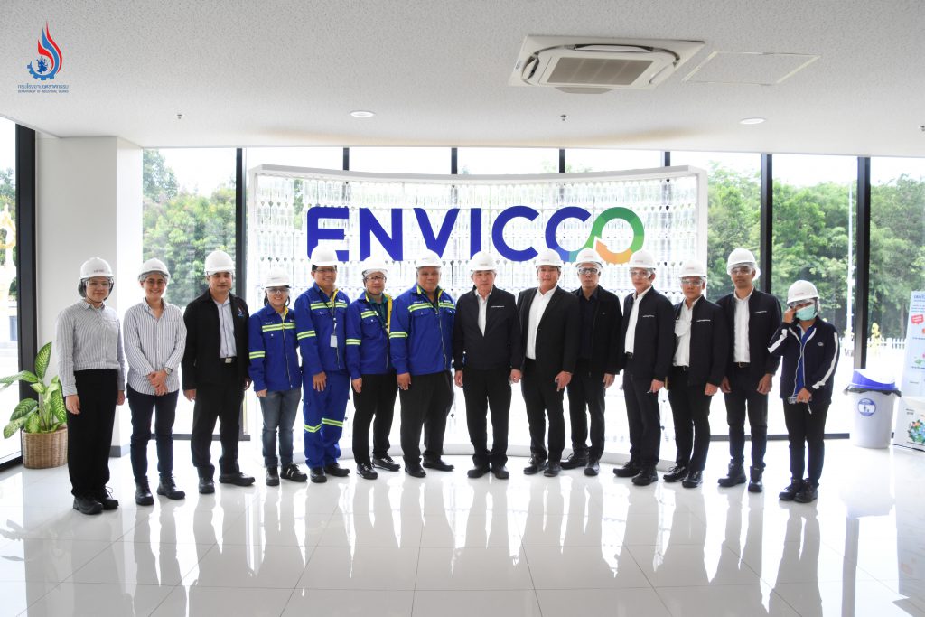 ภาพหมู่ผู้บริหาร