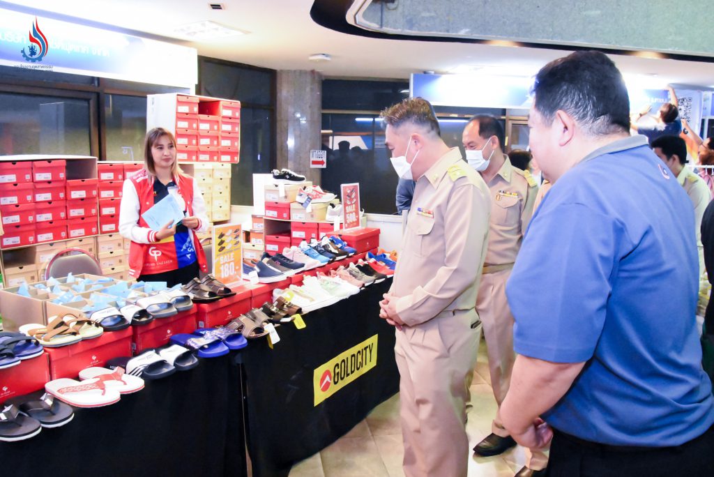 อธิบดีกรมโรงงานฯ เข้าชมงานอุตสาหกรรมแฟร์