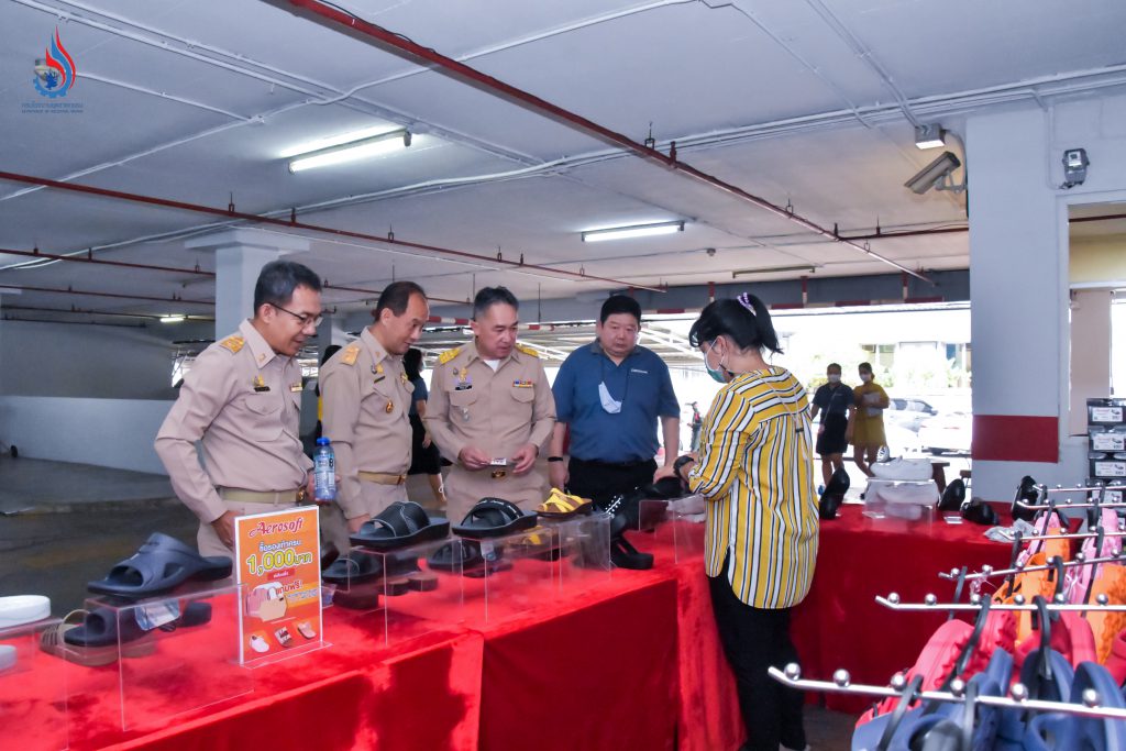 อธิบดีกรมโรงงานฯ เข้าชมงานอุตสาหกรรมแฟร์