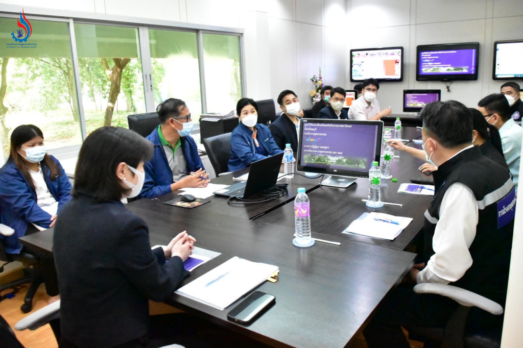 ศูนย์ EIMC มีระบบ E-Report ที่รวบรวมข้อมูลมลพิษอุตสาหกรรมไว้เป็นฐานข้อมูล