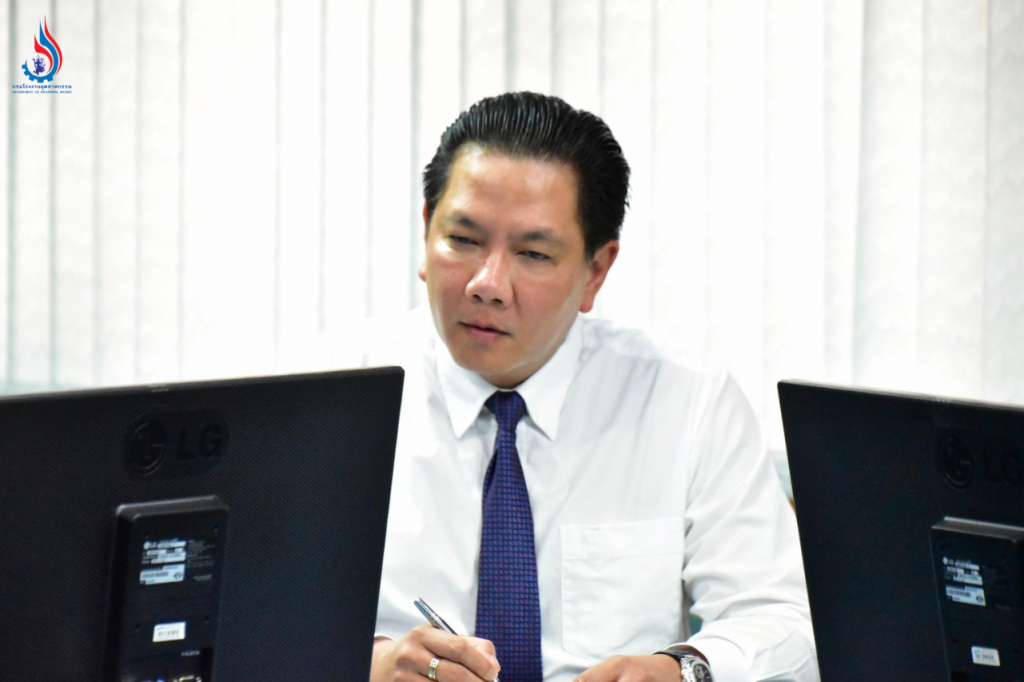 นายพรยศ กลั่นกรอง รองอธิบดีกรมโรงงานอุตสาหกรรม