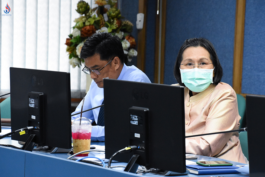 นายประสม ดำรงพงษ์ ผู้อำนวยการกองวิจัยและเตือนภัยมลพิษโรงงาน และนางจินดา เตชะศรินทร์ ผู้อำนวยการกองบริหารจัดการกากอุตสาหกรรม