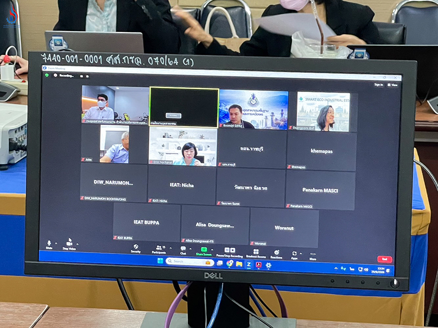 āļāļđāđāđāļāļāļāļēāļāļŦāļāđāļ§āļĒāļāļēāļāļāđāļēāļāđ āđāļāđāļēāļĢāđāļ§āļĄāļāļĢāļ°āļāļļāļĄāļāđāļēāļāļŠāļ·āđāļāļāļīāđāļĨāđāļāļāļĢāļāļāļīāļāļŠāđ (Zoom Meeting)