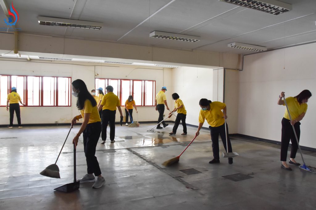 ปัดกวาดเศษผงฝุ่นละออง