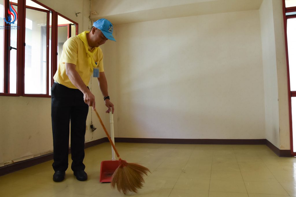 นายวีรพงษ์ เอี่ยมเจริญชัย รองอธิบดีกรมโรงงานอุตสาหกรรม