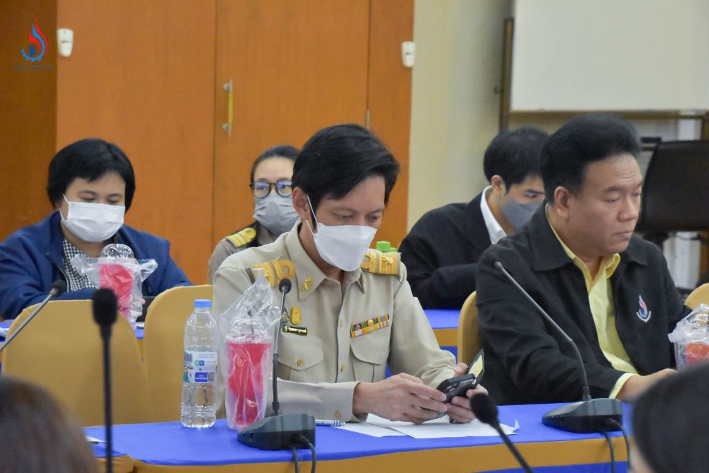 ผู้บริหาร และเจ้าหน้าที่ที่เกี่ยวข้องเข้าประชุม