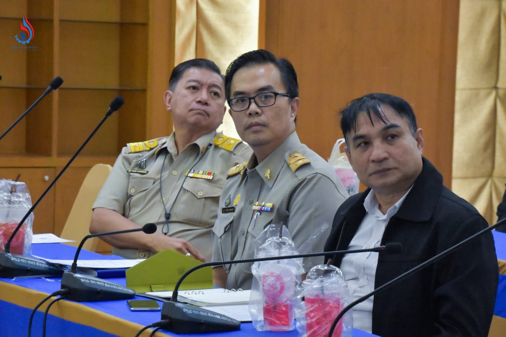 ผู้บริหาร และเจ้าหน้าที่ที่เกี่ยวข้องเข้าประชุม