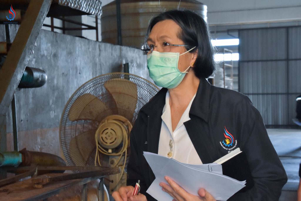 นางจินดา เตชะศรินทร์ ผู้อำนวยการกองบริหารจัดการกากอุตสาหกรรม