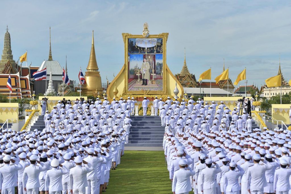 ผู้บริหารระดับสูงจากทุกหน่วยงาน จำนวนกว่า 1,700 คน เข้าร่วมพิธีอย่างพร้อมเพรียงกัน