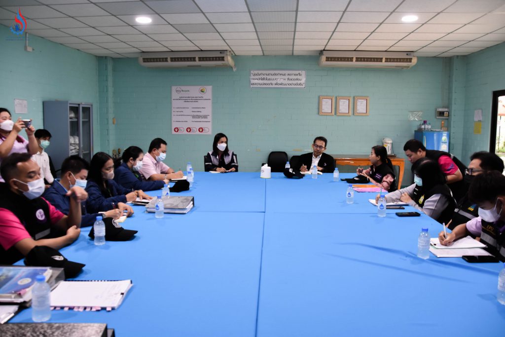 พูดคุยแลกเปลี่ยนข้อมูลการดำเนินงานและให้คำแนะนำ ส่งเสริมสนับสนุนให้โรงงานประกอบกิจการได้อย่างมีประสิทธิภาพ