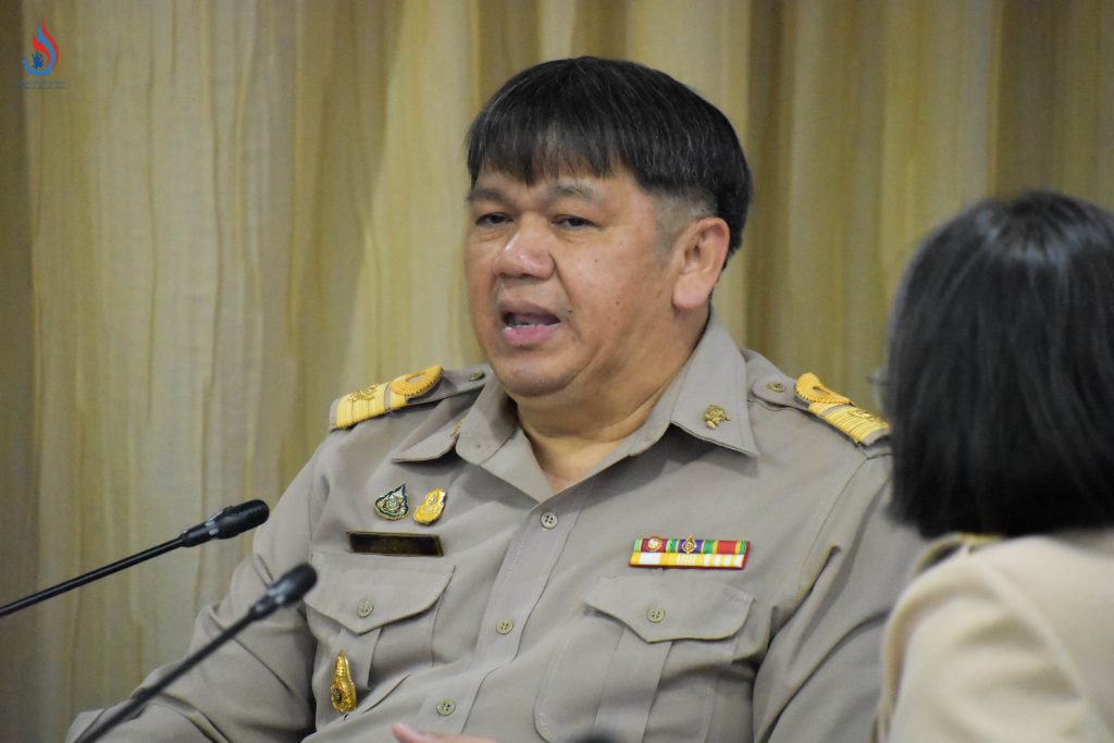 นายสุนทร แก้วสว่าง ผู้อำนวยการกองกฎหมาย