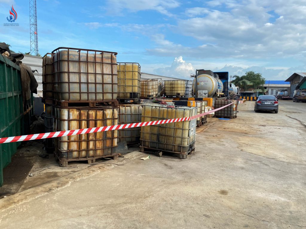 ยึดอายัดกากอุตสาหกรรมและสิ่งของภายในโรงงานทั้งหมด