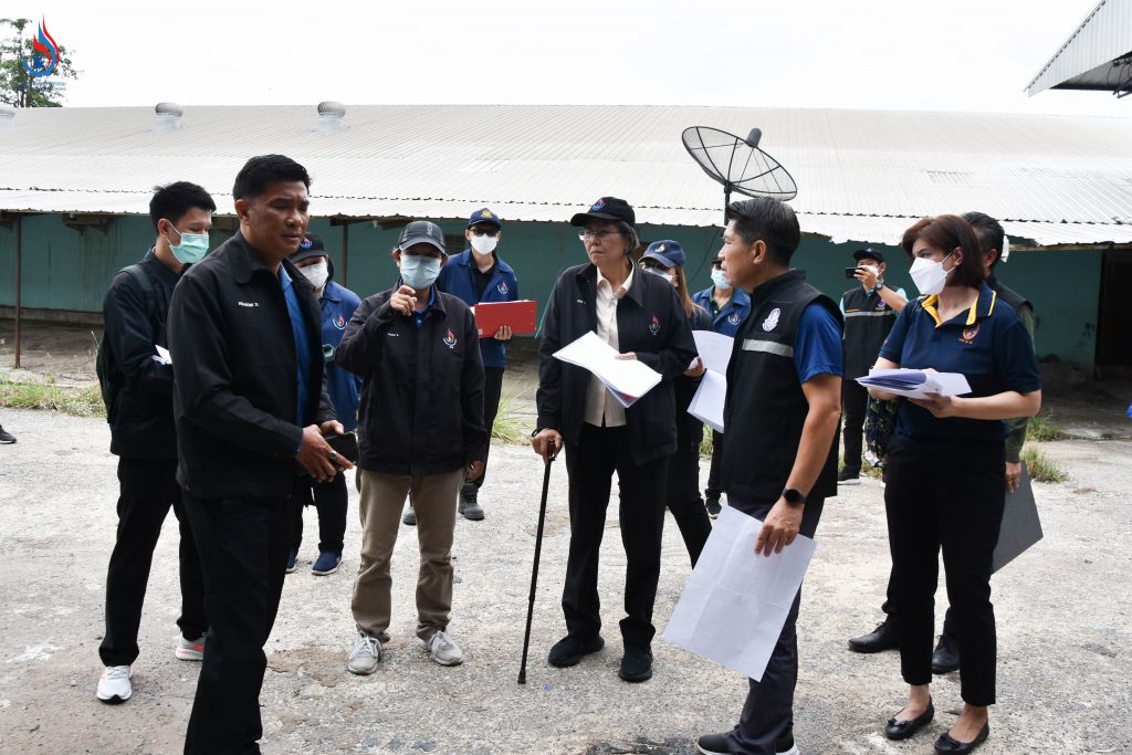 เจ้าหน้าที่กรมโรงงานอุตสาหกรรม และ นายอานันท์ ฟักสังข์ อุตสาหกรรมจังหวัดราชบุรี