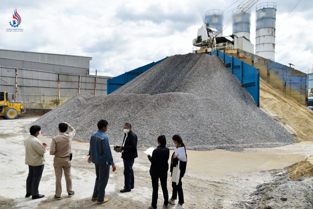 🔍🏭กรมโรงงานฯ ลงพื้นที่ตรวจสอบปูพรม “แพล้นคอนกรีตผสมเสร็จ” ถนนพระราม 9 ซอย 21 🏭⚠️