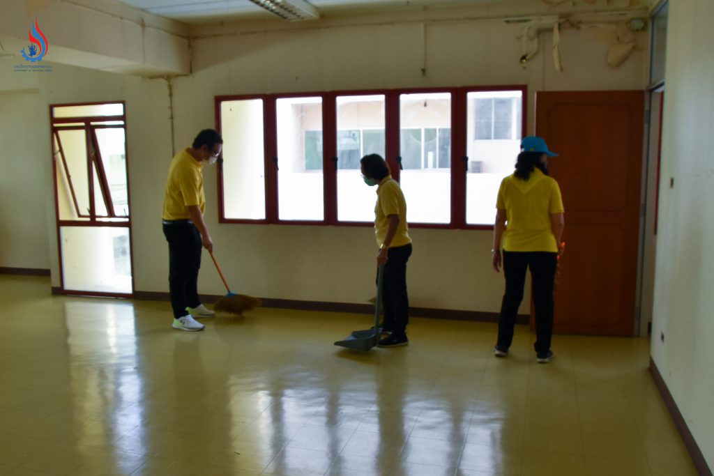 เจ้าหน้าที่กรมโรงงานฯ ร่วมทำกิจกรรมจิตอาสาทำความสะอาด