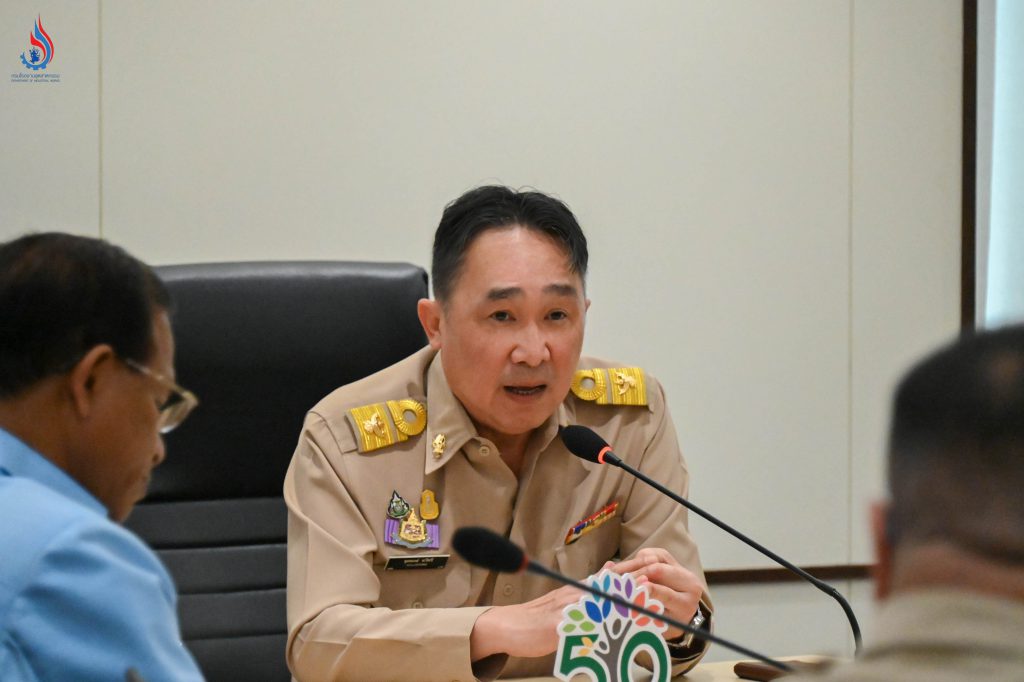 นายจุลพงษ์ ทวีศรี อธิบดีกรมโรงงานอุตสาหกรรม