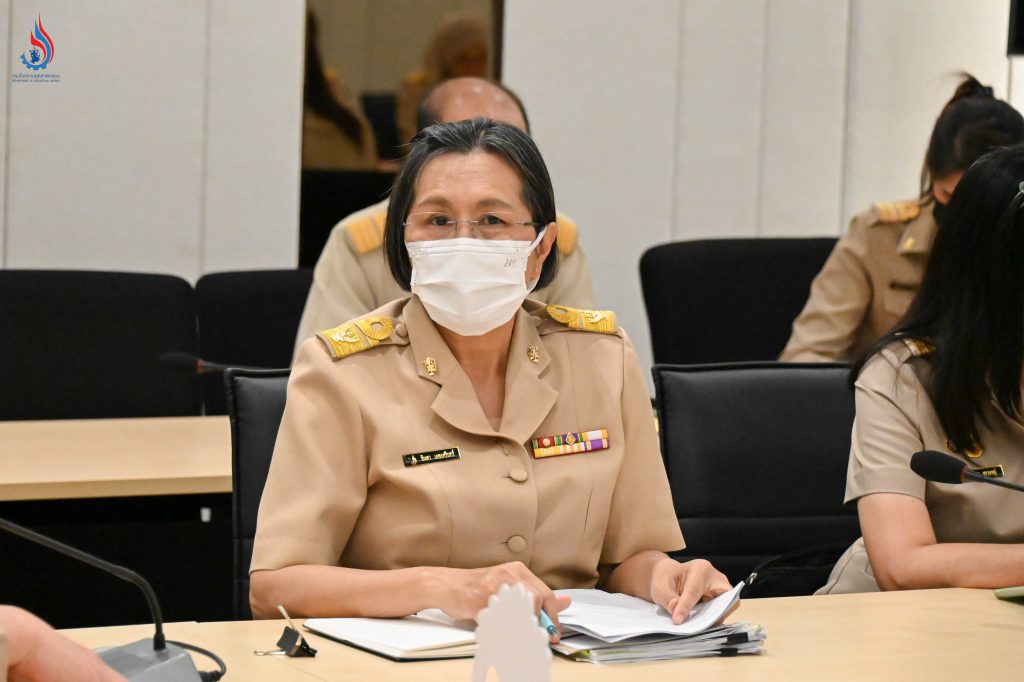 นางจินดา เตชะศรินทร์ ผู้อำนวยการกองบริหารจัดการกากอุตสาหกรรม