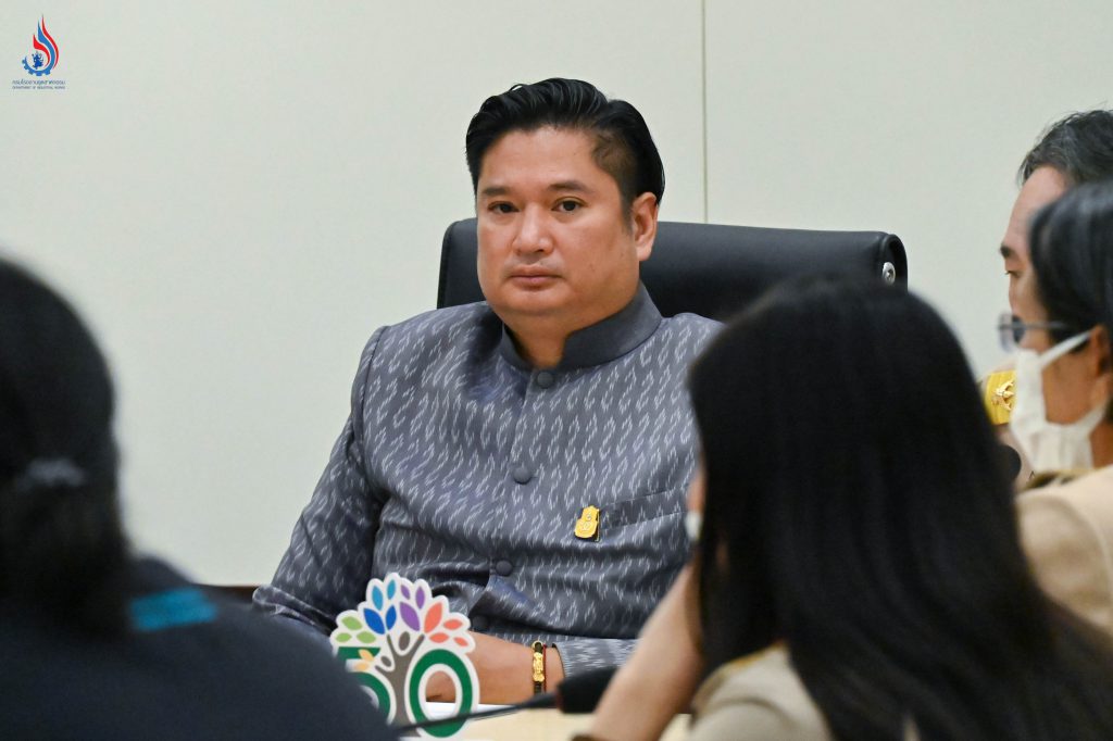 นายระพีภัทร์ จันทรศรีวงศ์ อธิบดีกรมวิชาการเกษตร