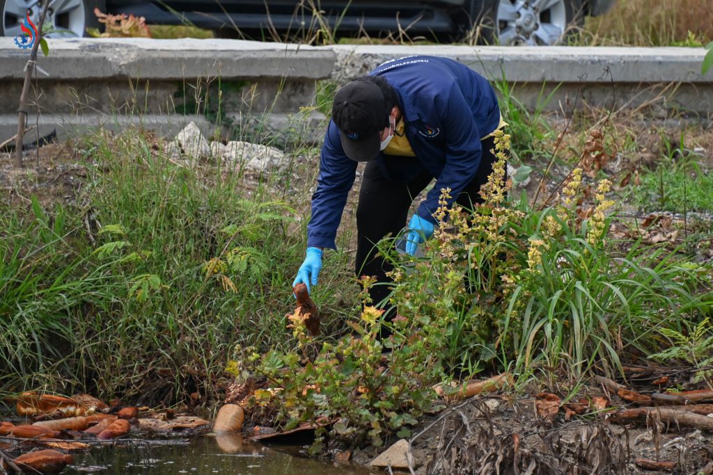 เจ้าหน้าที่ดำเนินการตรวจวัดเบื้องต้น พิจารณาว่าเคยมีการเททิ้งของเสียจากอุตสาหกรรมที่ปนเปื้อนเหล็ก