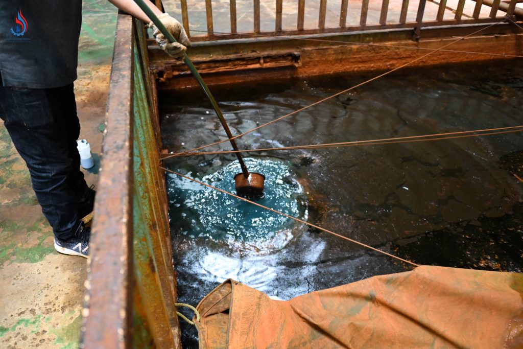 โรงงานแห่งนี้ ประกอบกิจการเกี่ยวกับการนำน้ำมันและตัวทำละลายใช้แล้วมาผ่านกระบวนการทางอุตสาหกรรมเพื่อนำกลับมาใช้ใหม่