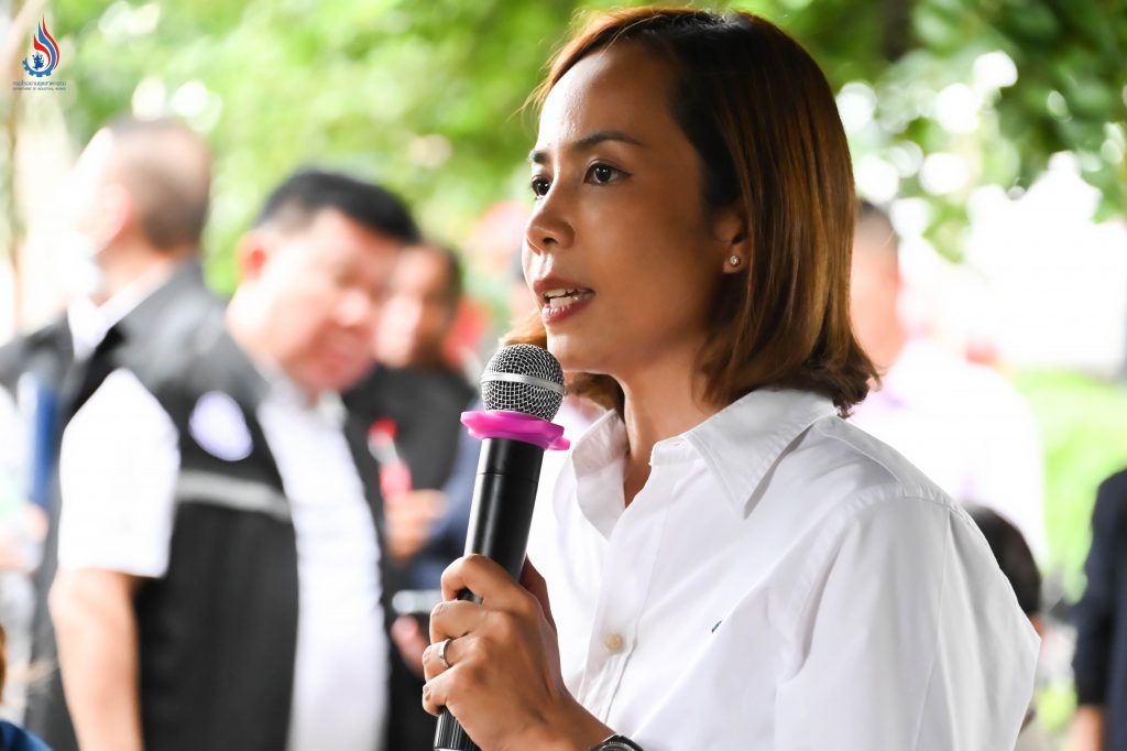 นางสาวพิมพ์ภัทรา วิชัยกุล รัฐมนตรีว่าการกระทรวงอุตสาหกรรม