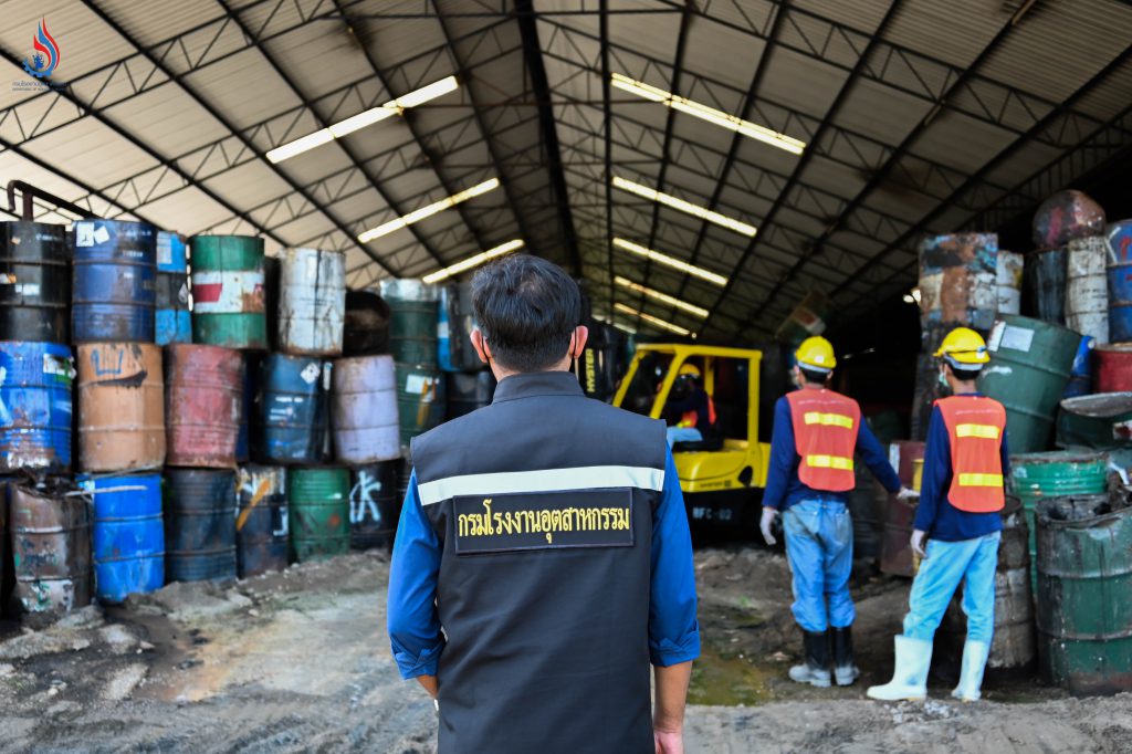 ของเสียเคมีวัตถุ ที่ตกค้างในอาคารต่างๆ รวมทั้งวัตถุอันตรายที่ครอบครองไว้โดยไม่ได้รับอนุญาต รวมจำนวน 13,439 ตัน