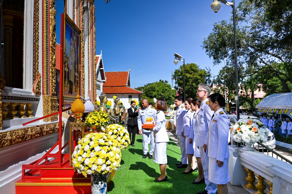 กรมโรงงานฯ ร่วมอัญเชิญผ้าพระกฐินพระราชทานของกระทรวงอุตสาหกรรม ทอดถวาย ณ วัดโบสถ์ จังหวัดสิงห์บุรี