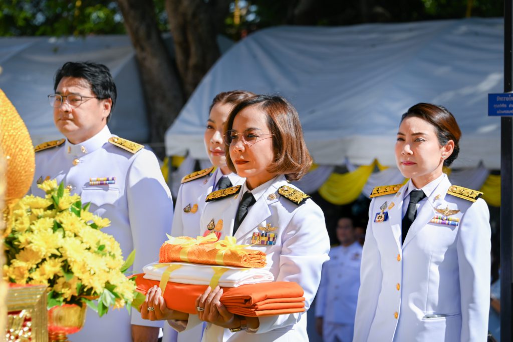 กรมโรงงานฯ ร่วมอัญเชิญผ้าพระกฐินพระราชทานของกระทรวงอุตสาหกรรม ทอดถวาย ณ วัดโบสถ์ จังหวัดสิงห์บุรี