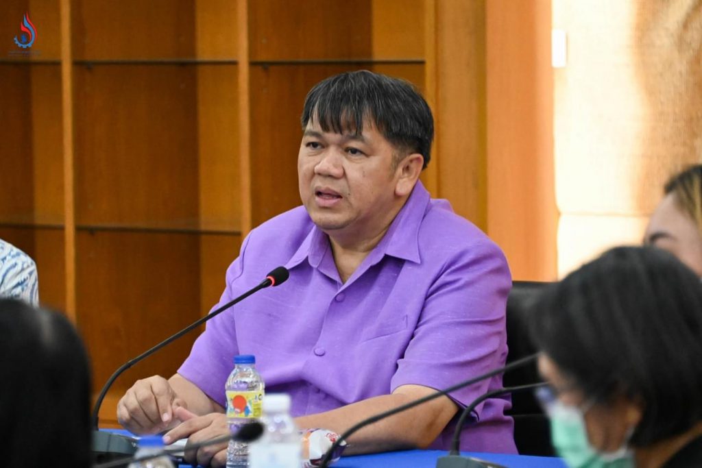 นายสุนทร แก้วสว่าง รองอธิบดีกรมโรงงานอุตสาหกรรม เป็นประธานการประชุมฯ